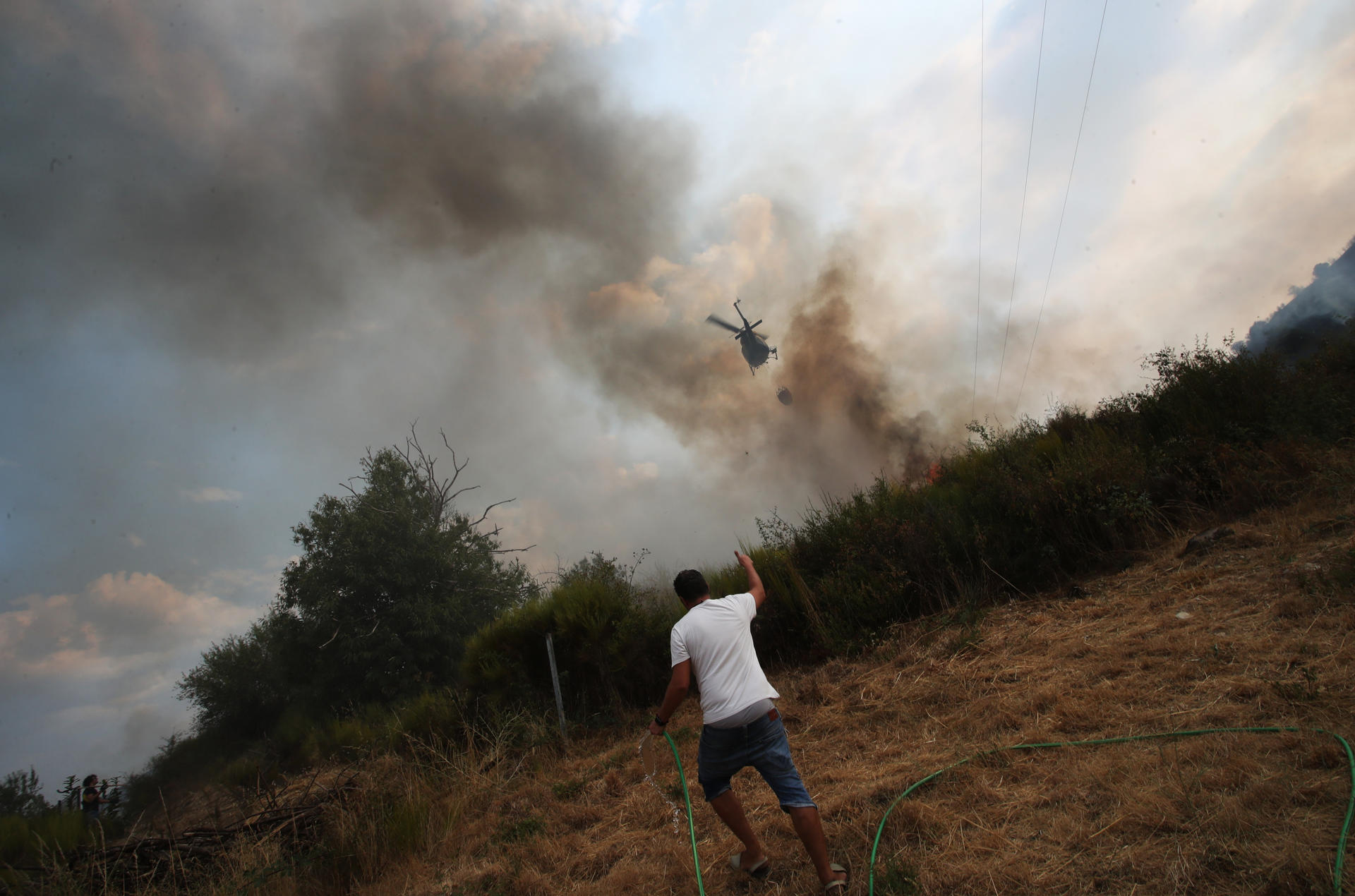 Imagen de incendios este fin de semana en la provincia de LeónG. EFE/ Ana F. Barredo