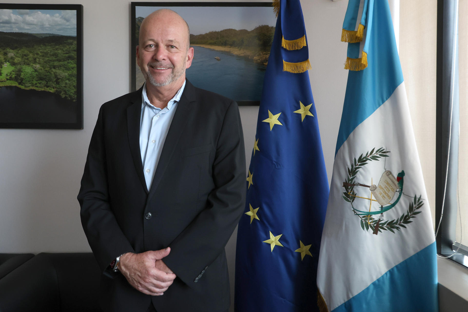 El embajador de la Unión Europea en Guatemala, Thomas Peyker, posa durante una entrevista con EFE el 14 de agosto de 2025, en Ciudad de Guatemala (Guatemala). EFE/ Mariano Macz