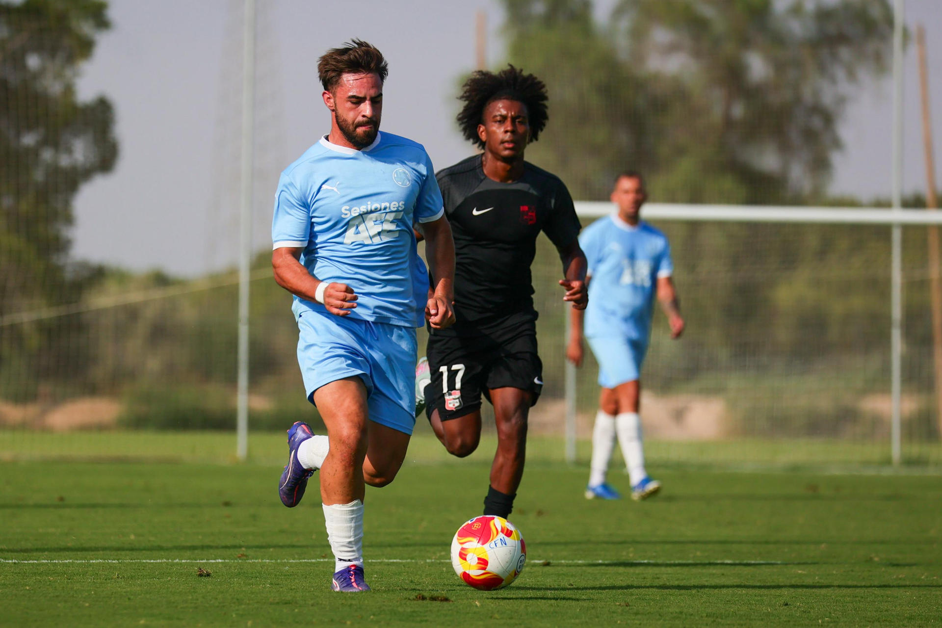 Un momento del encuentro entre la selección AFE y La Nucía, este sábado, en Mutxamell (Alicante). La selección de la 38ª edición de Sesiones AFE cayó derrotada este sábado en Bonalba (0-4) ante La Nucía, rival que competirá la próxima temporada en Tercera Federación y que fue muy superior, sobre todo en la segunda parte. EFE/ Afe Fútbol/SÓLO USO EDITORIAL/SÓLO DISPONIBLE PARA ILUSTRAR LA NOTICIA QUE ACOMPAÑA (CRÉDITO OBLIGATORIO)