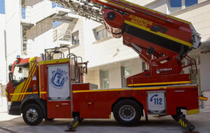 Muere un hombre en un incendio en una vivienda en el distrito de Latina. EFE/ Sergio Perez
