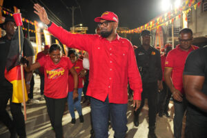 Fotografía cedida por la Presidencia de Guyana de su mandatario Irfaan Ali, en un recorrido en Georgetown (Guyana). EFE/ Presidencia de Guyana