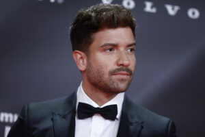 El cantante y compositor Pablo Alborán posa en los Premios Platino, en una fotografía de archivo. EFE/ Daniel González