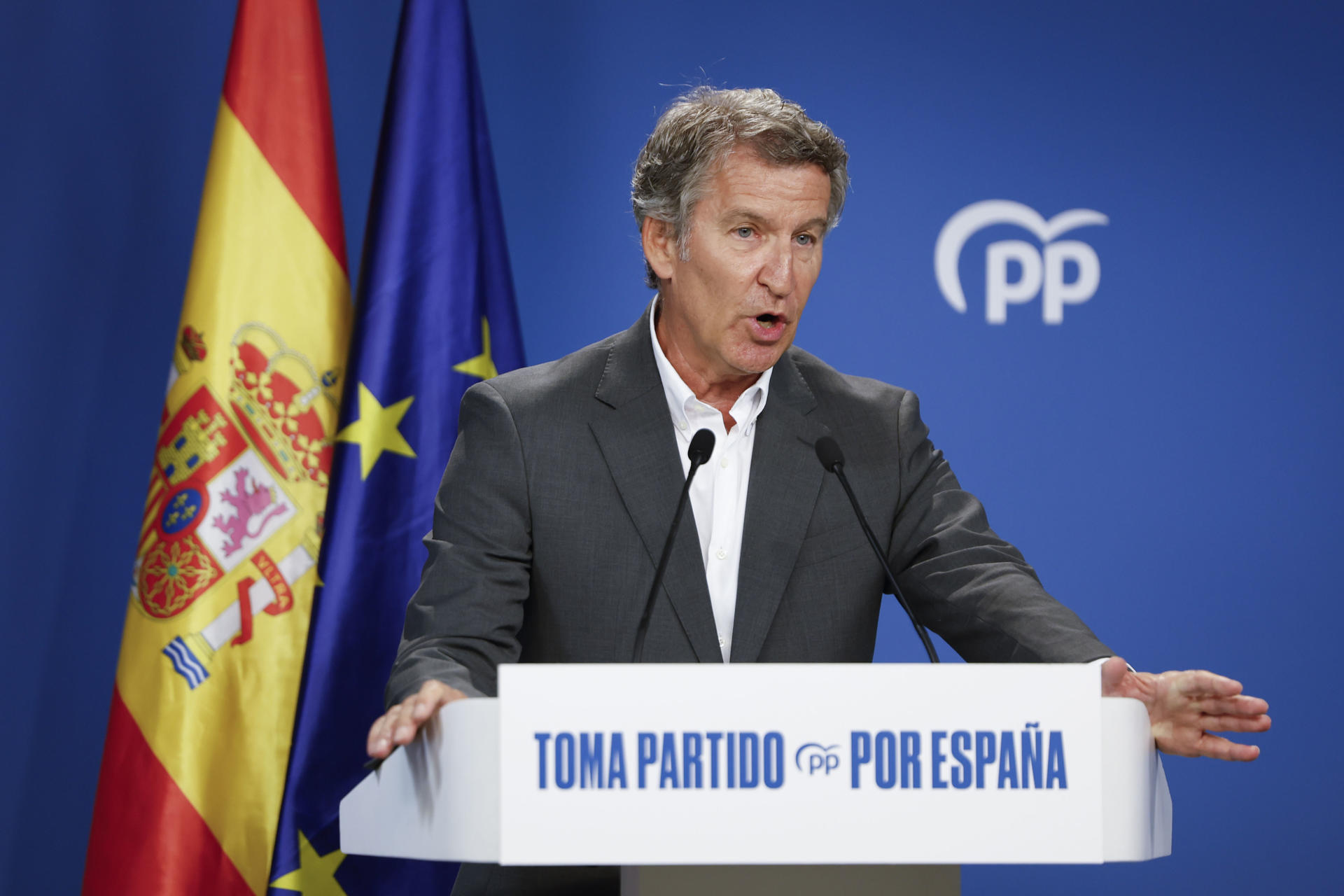 El líder del PP, Alberto Núñez Feijóo comparece tras la reunión del Comité de Dirección del PP celebrada este lunes en la sede de la calle Génova. EFE/Mariscal