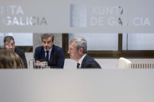 El presidente Alfonso Rueda, durante la reunión extraordinaria del Gobierno de la Xunta para aprobar las ayudas para los afectados por los incendios. EFE/Brais Lorenzo