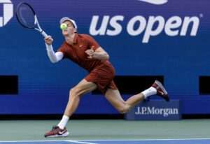 El italiano Jannik Sinner, número uno del mundo, avanzó en la tarcera ronda del Abierto de Estados Unidos. EFE/EPA/CRISTOBAL HERRERA-ULASHKEVICH
