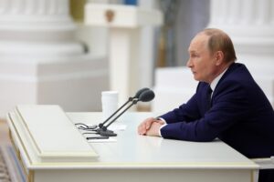- El presidente ruso, Vladimir Putin, mantiene una reunión con miembros de la alta dirección de Rusia, así como representantes del gobierno y la administración presidencial, en preparación para la próxima cumbre Rusia-EE.UU. en Alaska, en el Kremlin en Moscú, Rusia, 14 de agosto de 2025. (Rusia, Moscú) EFE/EPA/VYACHESLAV PROKOFYEV / SPUTNIK / KREMLIN POOL MANDATORY CREDIT