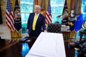 Foto de archivo del presidente Donald Trump. EFE/EPA/YURI GRIPAS
