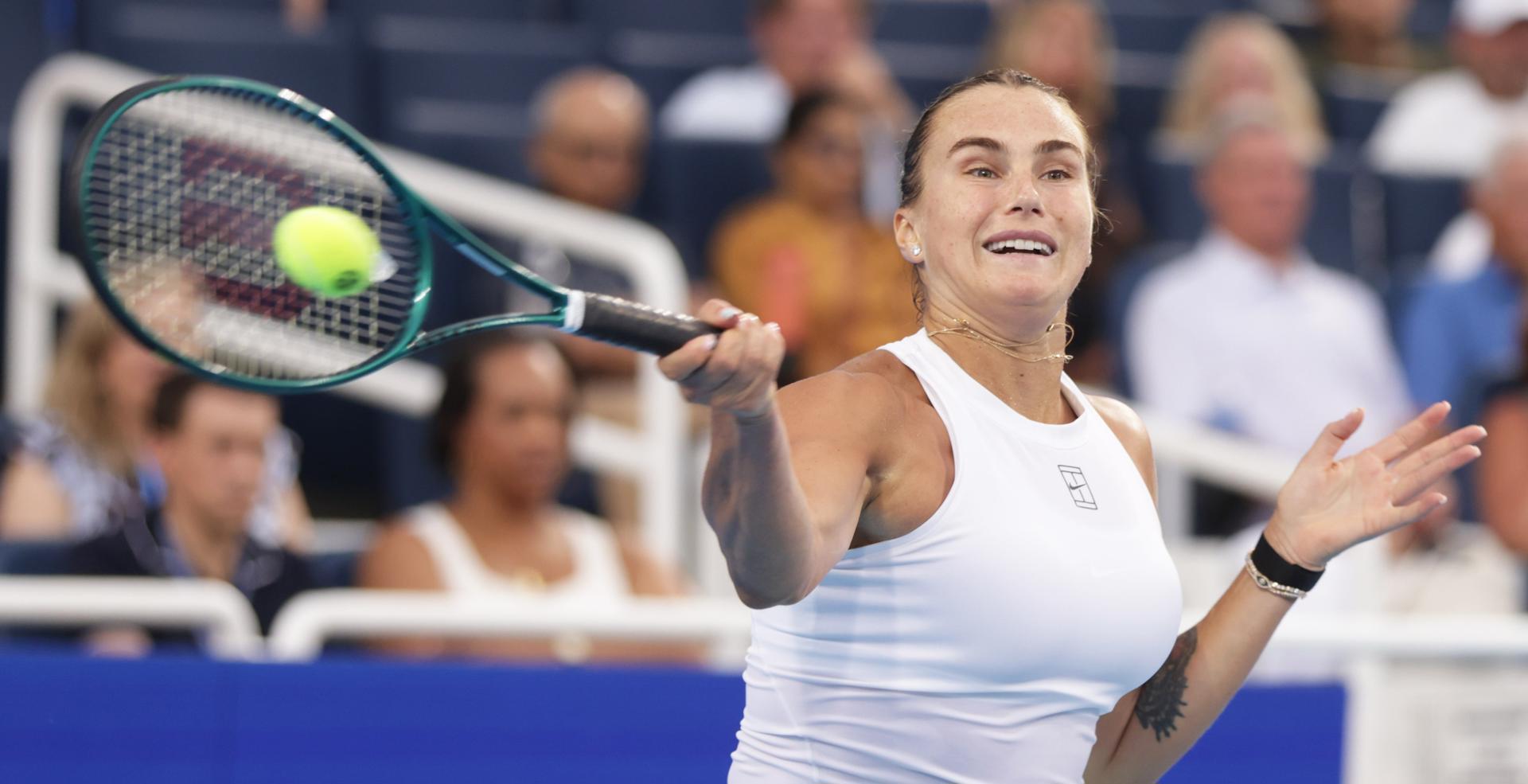 Aryna Sabalenka, número 1 del mundo, derrotó a Jéssica Bouzas en la tercera ronda del WTA 1.000 de Cincinnati (Estados Unidos) por 6-1 y 7-5. EFE/EPA/MARK LYONS
