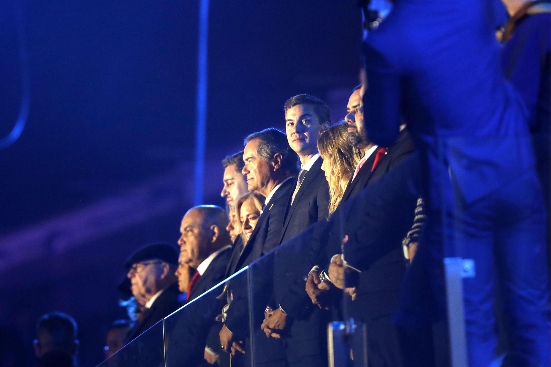 El presidente de Paraguay, Santiago Peña (cd), y el presidente de Panam Sports, Neven Ilic (ci), asisten a la ceremonia de inauguración de los II Juegos Panamericanos Junior ASU 2025 en el estadio Defensores del Chaco en Asunción (Paraguay). EFE/Juan Pablo Pino