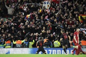 Morata celebra el 2-3 en Anfield, en los octavos de final de la Liga de Campeones en 2020. EFE/EPA/PETER POWELL