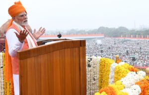 Foto de archivo del primer ministro de la India, Narendra Modi, este viernes 15 de agosto en un discurso durante las celebraciones del Día de la Independencia en el Fuerte Rojo de Nueva Delhi. EFE/EPA/MANISH JAIN