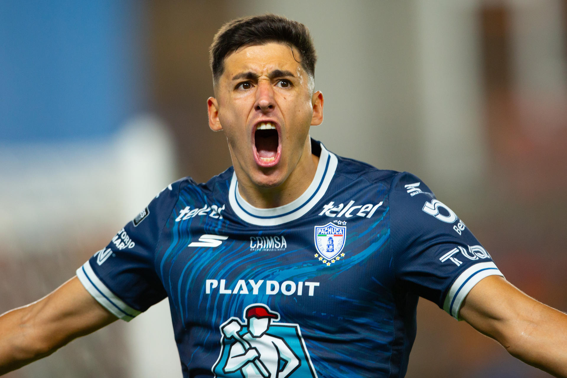 Gastón Togni, de Pachuca, celebra un gol ante el Dynamo en el estadio Shell Energy, en Houston (Estados Unidos). EFE/Carlos Ramírez