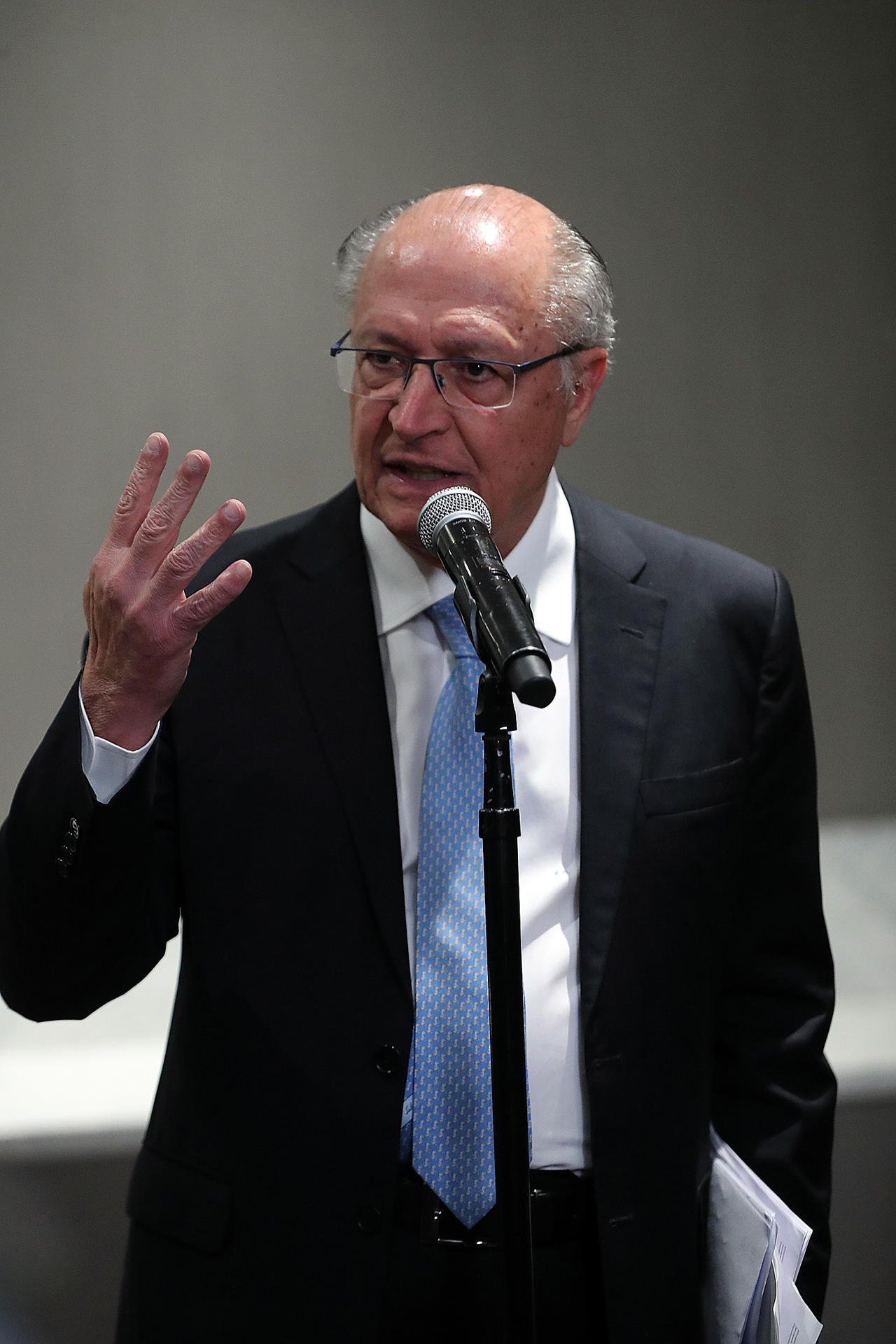 El vicepresidente de Brasil, Gerardo Alckim, habla durante una rueda de prensa este jueves en Ciudad de México (México). EFE/Mario Guzmán
