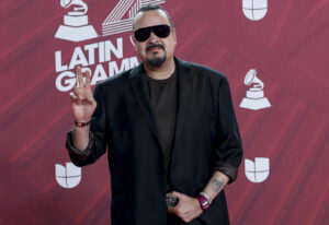 Fotografía de archivo del 14 de noviembre de 2024 del cantante Pepe Aguilar posando durante un evento en Miami, Florida (Estados Unidos). EFE/ Eva Marie Uzcátegui