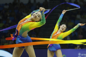 Gimnastas japonesas compiten este sábado en el Campeonato Mundial de Gimnasia Rítmica en Río de Janeiro. EFE/ Antonio Lacerda