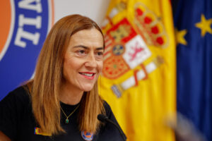La directora general de Protección Civil, Virginia Barcones, comparece este sábado en Madrid tras la reunión del CECOD para informar sobre los incendios activos en España. EFE/Daniel González
