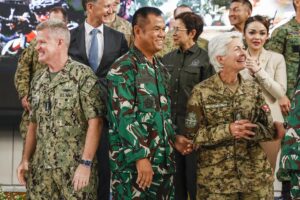 Tropas de 13 países, incluido Estados Unidos, participan en los ejercicios militares Super Garuda Shield organizados por Indonesia.
EFE/EPA/MAST IRHAM
