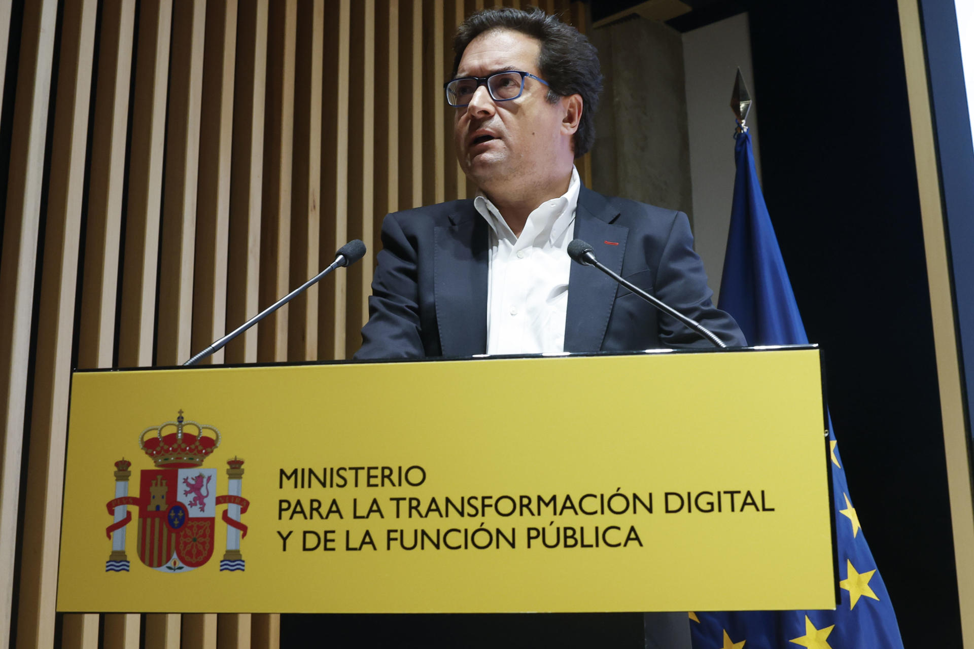 MADRID, 18/08/2025.- El ministro para la Transformación Digital y de la Función Pública, Óscar López, presenta el último balance del plan contra las estafas telefónicas y por SMS, cuyas primeras medidas entraron en vigor en marzo. EFE/J.P. Gandul
