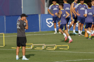 Simeone, durante el entrenamiento. EFE/J.P. Gandul