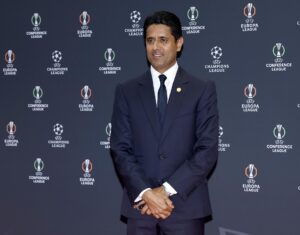 El presidente del París Saint-Germain, Nasser Al-Khelaifi, llega al sorteo de la fase de grupos de la Liga de Campeones de la UEFA en el Foro Grimaldi de Mónaco, el 28 de agosto de 2025. (Liga de Campeones). EFE/EPA/MOHAMMED BADRA