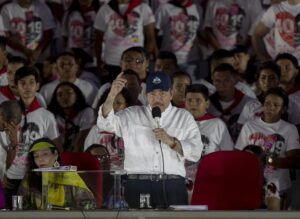 Foto de archivo del presidente de Nicaragua, Daniel Ortega (d), y la vicepresidenta, Rosario Murillo (i). EFE/. Stringer