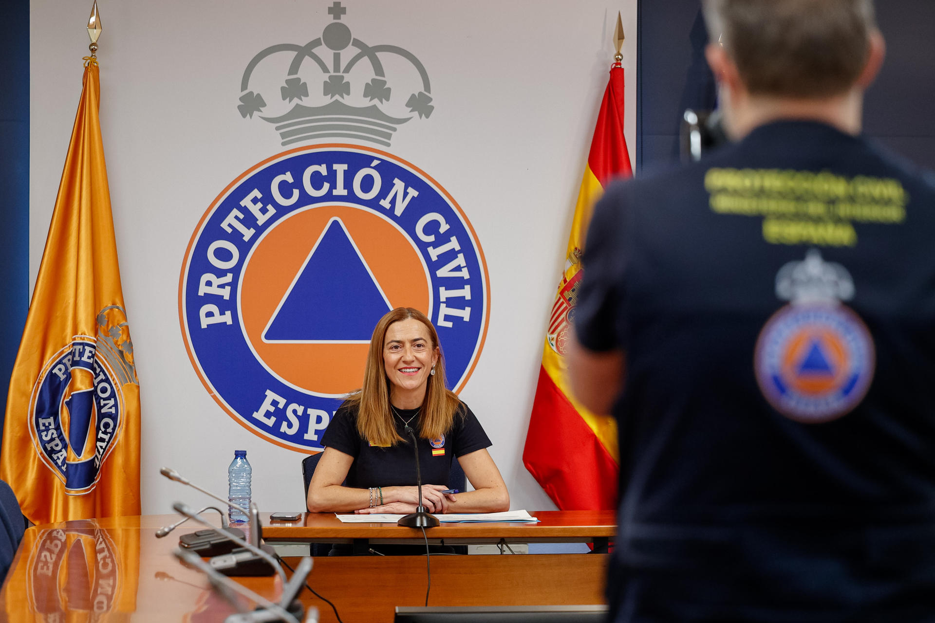 La directora general de Protección Civil, Virginia Barcones, comparece este sábado en Madrid tras la reunión del CECOD para informar sobre los incendios activos en España. EFE/Daniel González