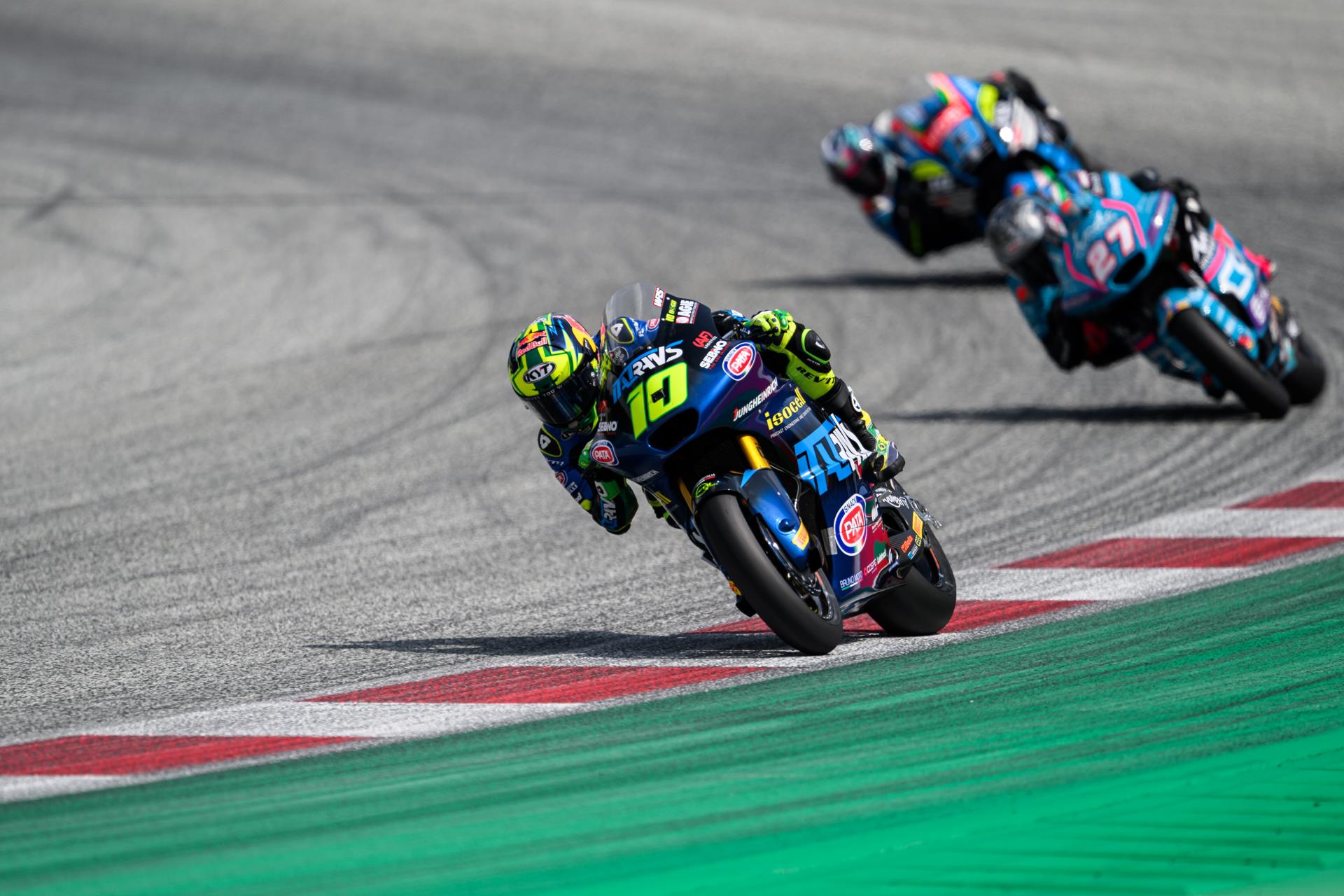 El piloto brasileño Diogo Moreira, durante la carrera de Moto 2 disputada este domingo en el Red Bull Ring de Spielberg (Austria). EFE/ MAX SLOVENCIK