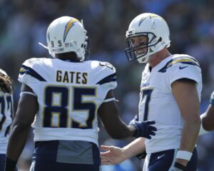 Imagen de archivo del jgador de fútbol Americano, Antonio Gates (izq.). EFE/EPA/PAUL BUCK