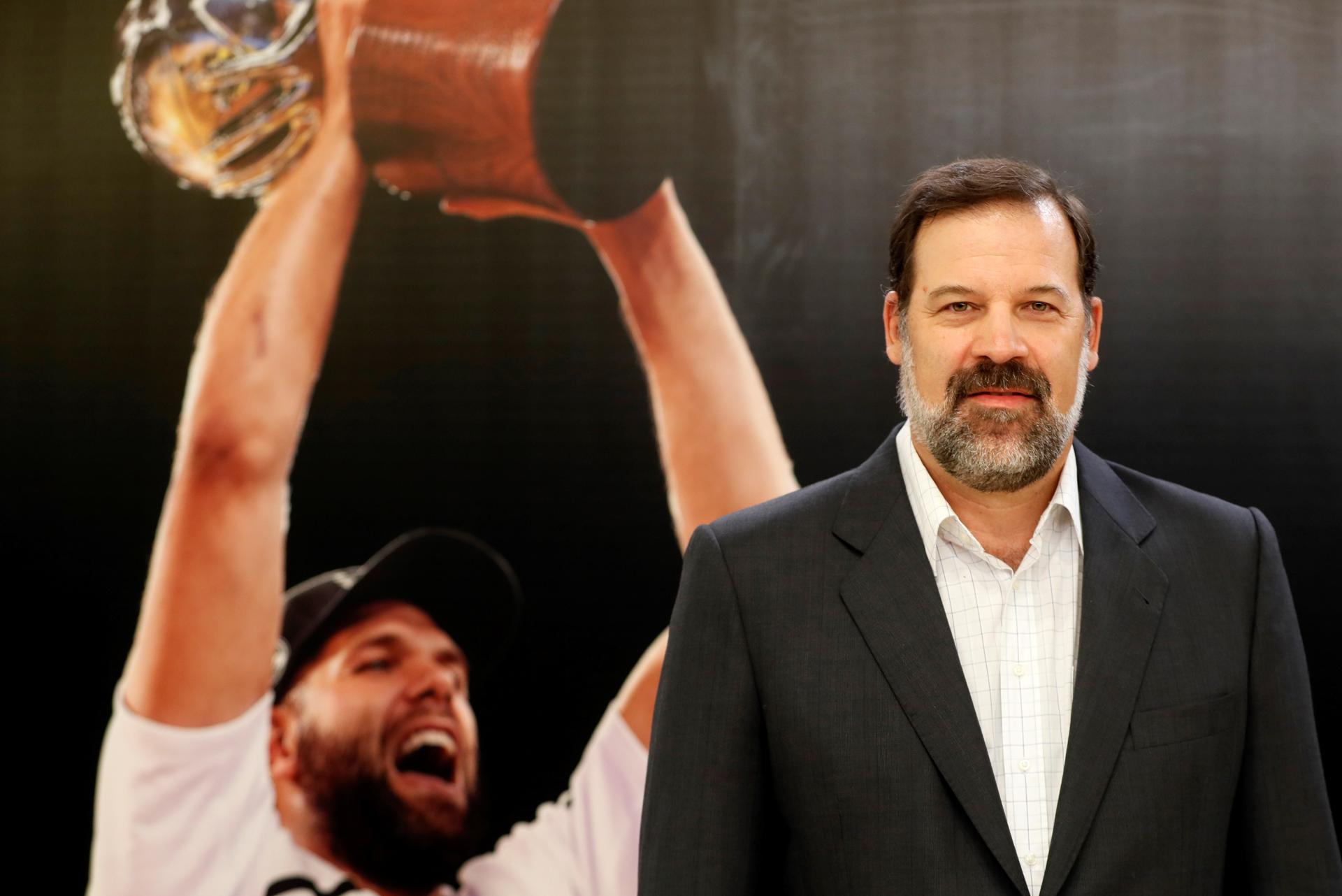 Fotografía de Mariscal, en la que puede verse en una imagen de archivo del 25 de junio de 2021 al exjugador de baloncesto Alfonso Reyes, presidente de la Asociación de Baloncestistas Profesionales (ABP). EFE