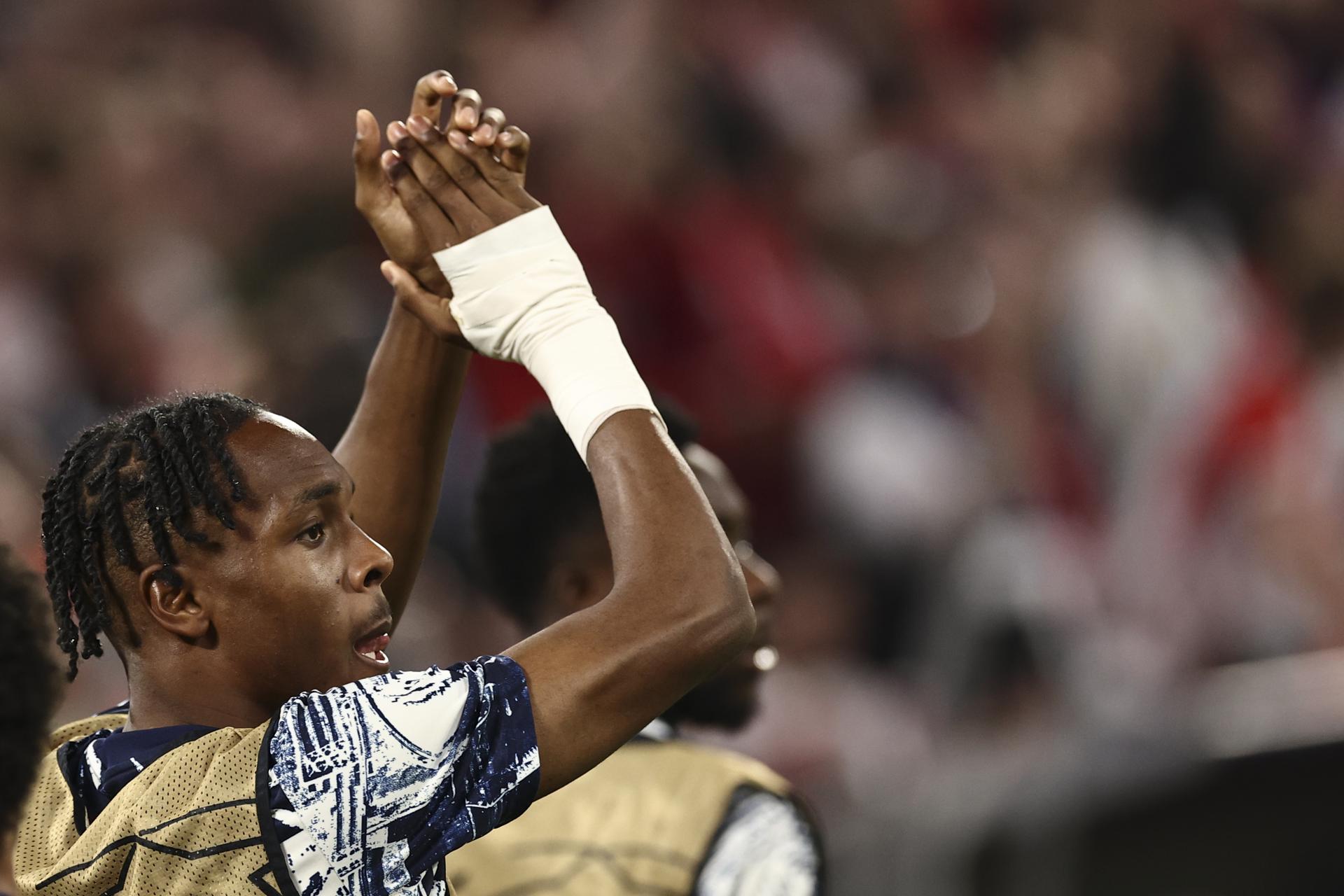 Mathys Tel, entonces del Bayern de Múnich, reacciona durante el partido de ida de las semifinales de la Liga de Campeones de la UEFA entre el Bayern de Múnich y el Real Madrid, disputado en Múnich (Alemania) el 30 de abril de 2024. Foto de archivo de: EFE/EPA/ANNA SZILAGYI
