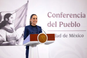 Fotografía cedida por la Presidencia de México, de la mandataria mexicana, Claudia Sheinbaum, hablando en una rueda de prensa este miércoles, en Palacio Nacional de la Ciudad de México (México). EFE/ Presidencia De México /SOLO USO EDITORIAL/SOLO DISPONIBLE PARA ILUSTRAR LA NOTICIA QUE ACOMPAÑA (CRÉDITO OBLIGATORIO)