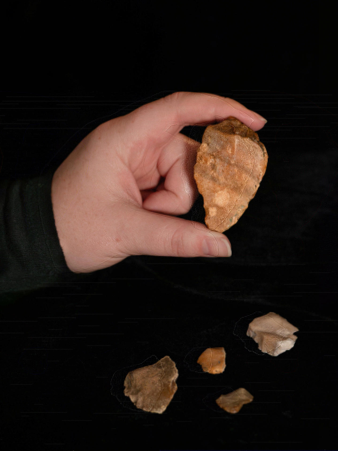 Imagen de las herramientas de piedras encontradas en el yacimiento de Calio en la isla de Célebes. Crédito: MW Moore / Imagen cedida de Nature/SOLO USO EDITORIAL
