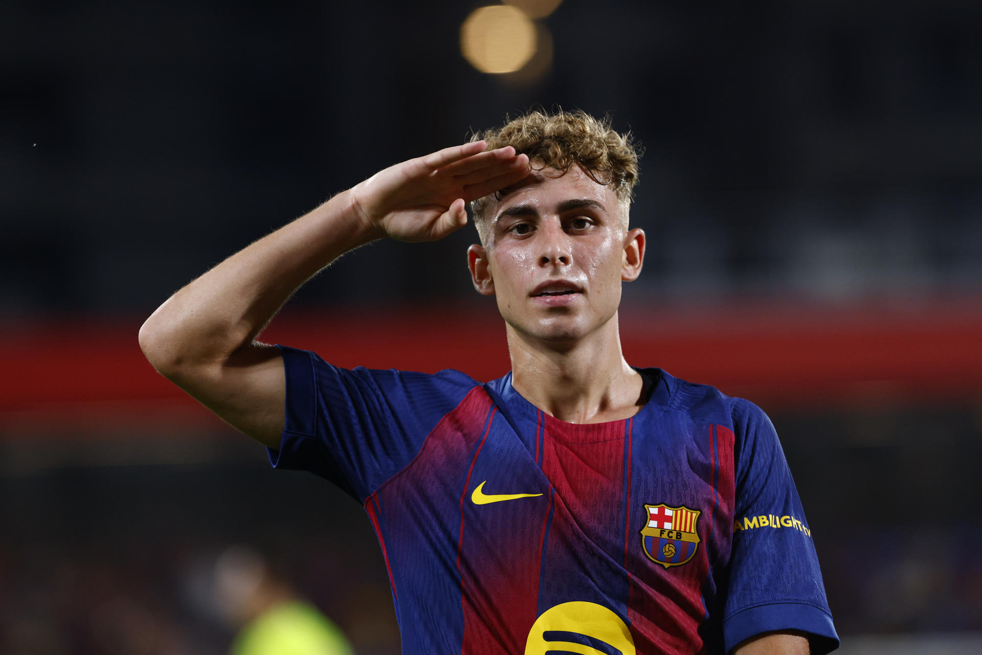 El centrocampista del FC Barcelona Fermín López celebra su gol, primero del equipo, durante el encuentro correspondiente 60.ª edición del Trofeo Joan Gamper que FC Barcelona y Como 1907 juegan este domingo en el estadio Johan Cruyff de la localidad barcelonesa de Sant Joan Despi. EFE/Quique García