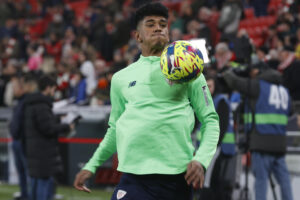 Fotografia de Miguel Toña, en la que puede verse en una imagen de archivo del 3 de febrero de 2023 al delantero del Athletic Club Malcom Adu Ares. EFE