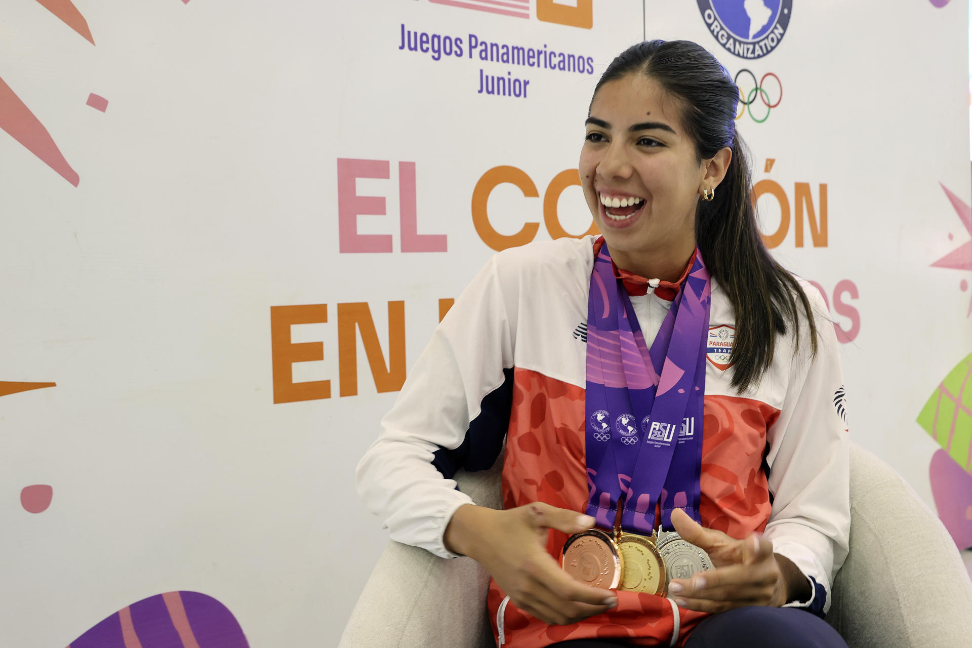 La remadora de Paraguay Nicole Martínez habla durante una entrevista con EFE en Luque (Paraguay). EFE/Rodrigo Sepúlveda