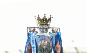 El trofeo de la Premier League, en una foto de archivo. EFE/EPA/PETER POWELL EDITORIAL USE ONLY. No use with unauthorized audio, video, data, fixture lists, club/league logos or 'live' services. Online in-match use limited to 120 images, no video emulation. No use in betting, games or single club/league/player publications.
