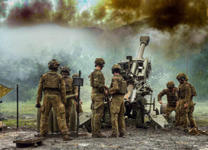 AME4307. NUEVA ÉCIJA (FILIPINAS), 28/08/2025.- Fotografía del 27 de agosto de 2025 de integrantes del ejercito australiano disparando un obús en Nueva Écija (Filipinas) como parte de los ejercicios militares entre las fuerzas armadas de Filipinas y Australia .Las fuerzas armadas de Filipinas y Australia finalizaron este viernes sus mayores ejercicios militares en el archipiélago, unas maniobras que incluyeron el despliegue de barcos de guerra en el arrecife de Scarborough disputado por China, entre las críticas de Pekín contra las "provocaciones e infracciones" por parte de Manila. EFE/ Fuerzas Armadas de Filipinas /SOLO USO EDITORIAL/NO VENTAS/SOLO DISPONIBLE PARA ILUSTRAR LA NOTICIA QUE ACOMPAÑA (CRÉDITO OBLIGATORIO)