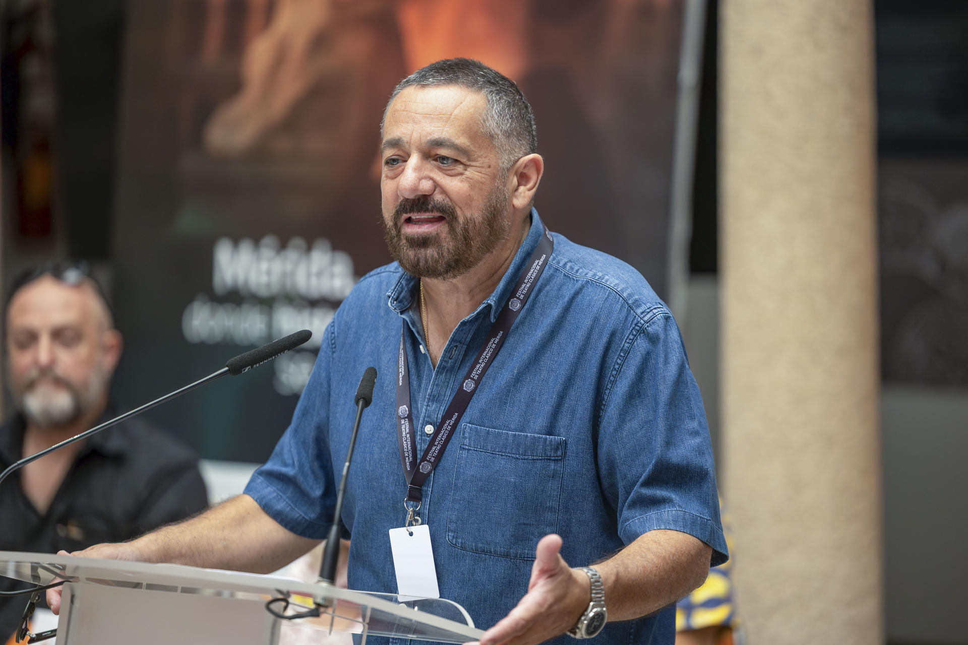 El 71 Festival Internacional de Teatro Clásico de Mérida presenta en rueda de prensa su próximo estreno, "Los hermanos", de Terencio, dirigida por Chiqui Carabante y protagonizada por Pepón Nieto (en la imagen), una comedia que trata sobre qué educación es mejor, una severa y rígida, u otra más liberal y abierta. EFE/Jero Morales