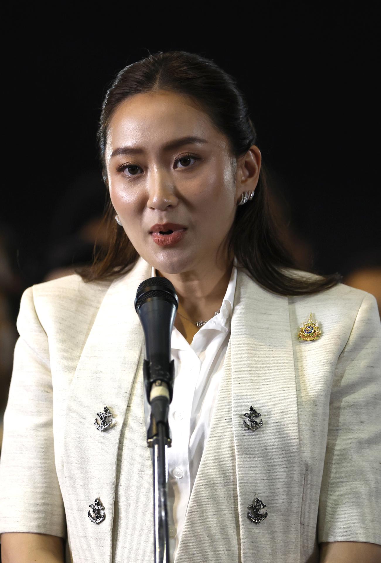 Archive - Bangkok (Thailand), 16/08/2024.- Thailand's newly elected Prime Minister Paetongtarn Shinawatra speaks to the media after winning the parliamentary vote to become a prime minister at the Pheu Thai Party's headquarters in Bangkok, Thailand, 16 August 2024. The ruling Pheu Thai Party's leader Paetongtarn Shinawatra, the youngest daughter of ousted former premier Thaksin Shinawatra, succeeded in the parliamentary vote to become Thailand's 31st prime minister. E (Tailandia) EFE/EPA/RUNGROJ YONGRIT