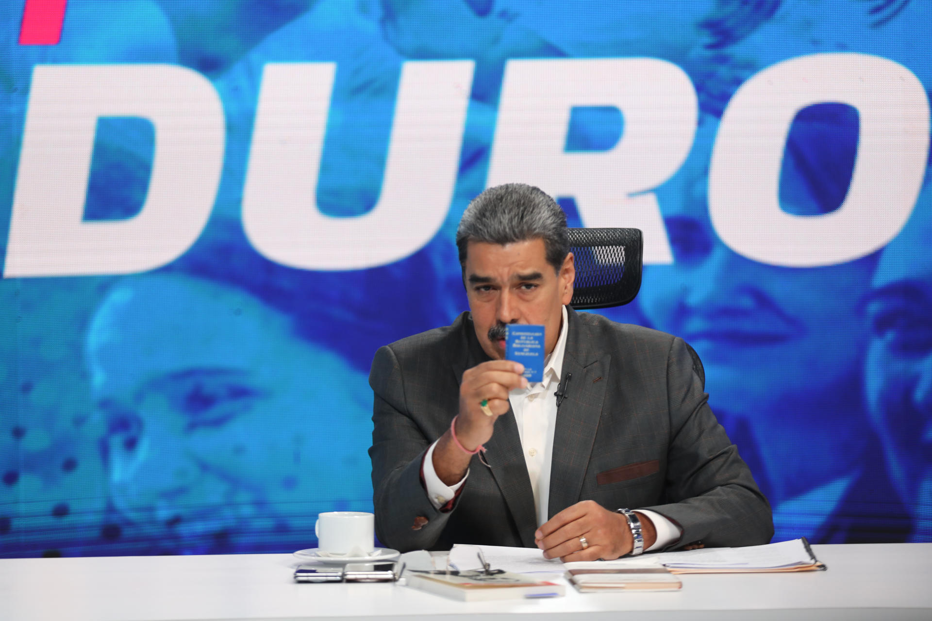 Fotografía del 25 de agosto de 2025 cedida por Palacio de Miraflores del presidente de Venezuela, Nicolás Maduro, hablando durante su programa de televisión semanal "Con Maduro +", en Caracas (Venezuela). EFE/ Palacio de Miraflores