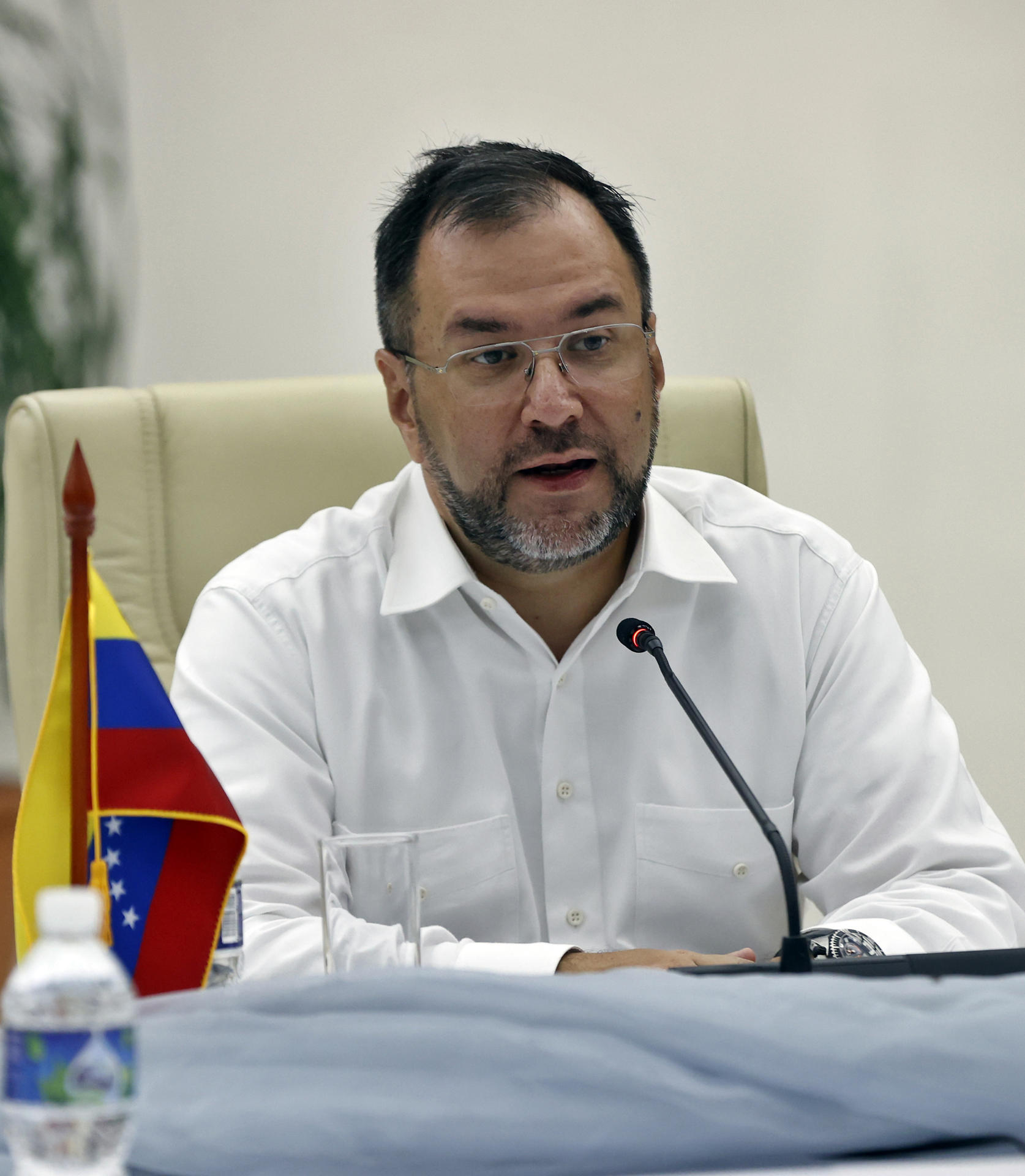 Foto de archivo del canciller de Venezuela Yvan Gil. EFE/Ernesto Mastrascusa