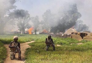 Imagen de archivo de tropas nigerianas en posición de combate frente a columnas yihadistas en el norte de Nigeria. EFE/STR