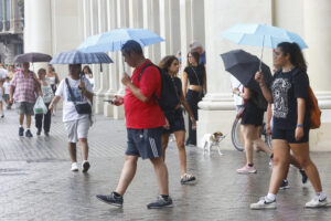 Imagen del martes de lluvia en Barcelona. EFE/ Quique García