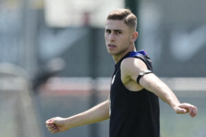 Fotografía de Alejandro García, en la que puede verse en una imagen de archivo del 14 de mayo de 2025 al futbolista del Barcelona Fermín López durante un entrenamiento. EFE