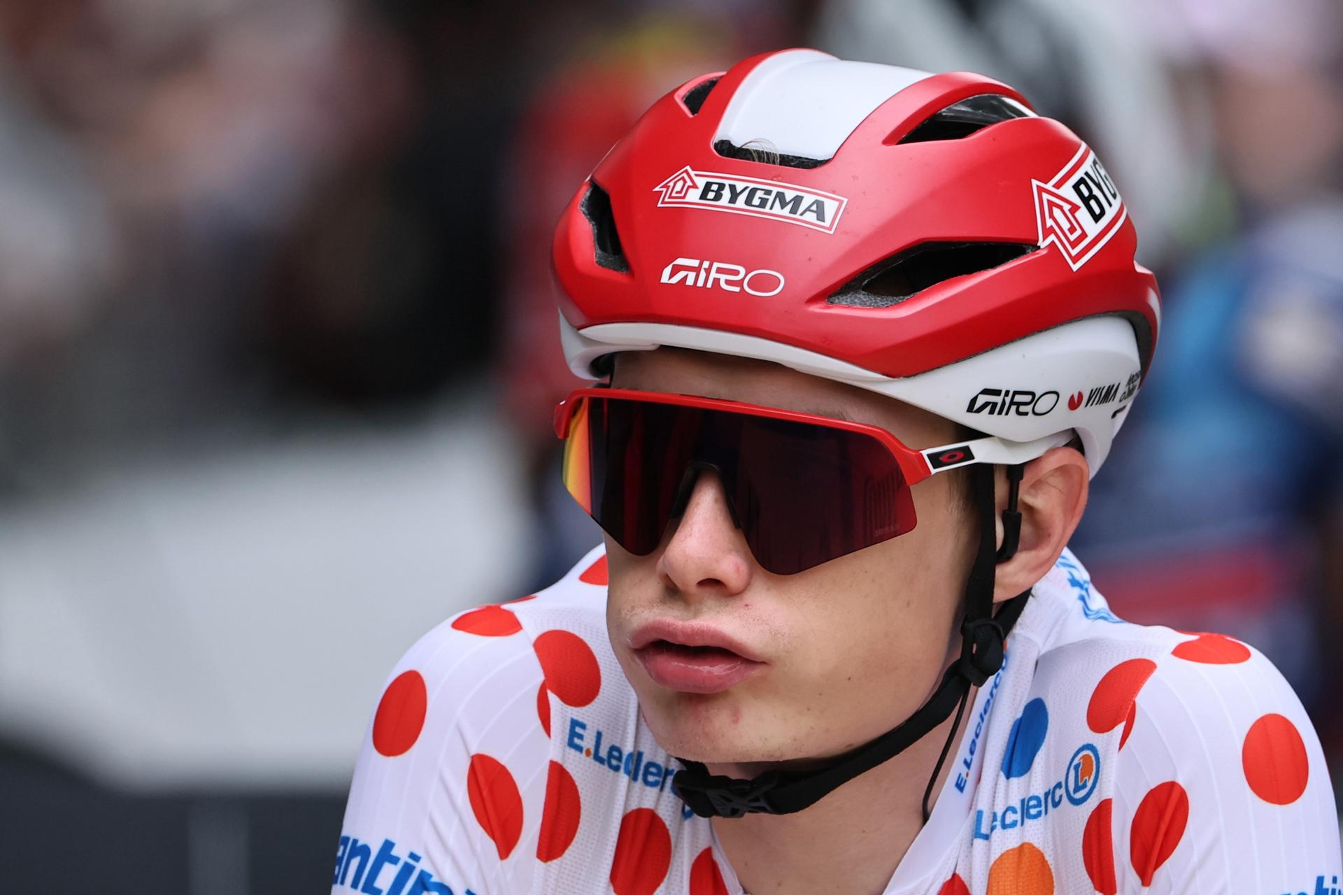El danés Jonas Vingegaard, del Visma-Lease a Bike, con el maillot de la Montaña en el pasado Tour de Francia. EFE/EPA/CHRISTOPHE PETIT TESSON