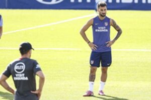 Baena y Simeone, en un entrenamiento del Atlético de Madrid. EFE/Mario Morón.