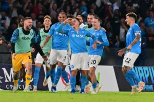 Giacomo Raspadori celebra un gol con el Nápoles, junto a sus compañeros, en una foto de archivo. EFE/EPA/CIRO FUSCO
