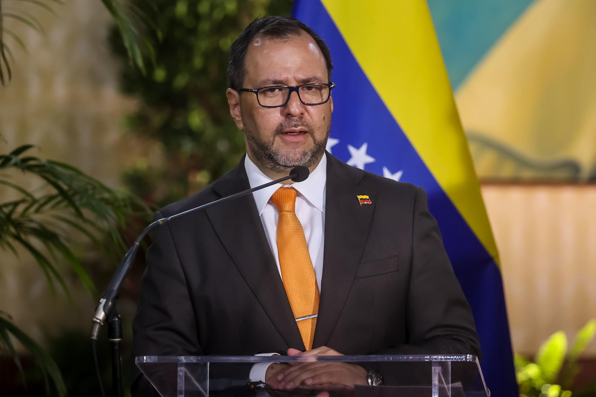Fotografía de archivo del ministro de Relaciones Exteriores de Venezuela, Yván Gil, durante una rueda de prensa, en Caracas (Venezuela). EFE/Miguel Gutiérrez