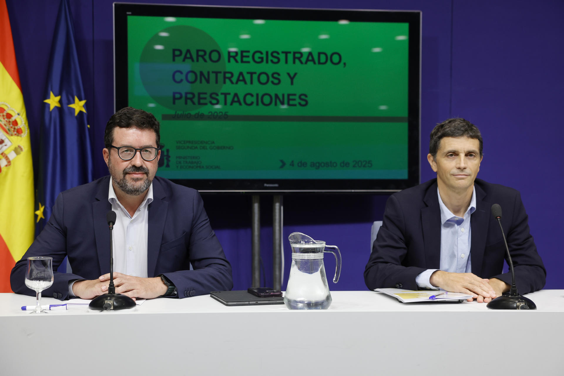 El secretario de Estado de Trabajo, Joaquín Pérez Rey (i), y el de Seguridad Social y Pensiones, Borja Suárez, presentan este lunes en Madrid los datos de paro registrado y de afiliación a la Seguridad Social correspondientes al mes de julio de 2025. EFE/Zipi