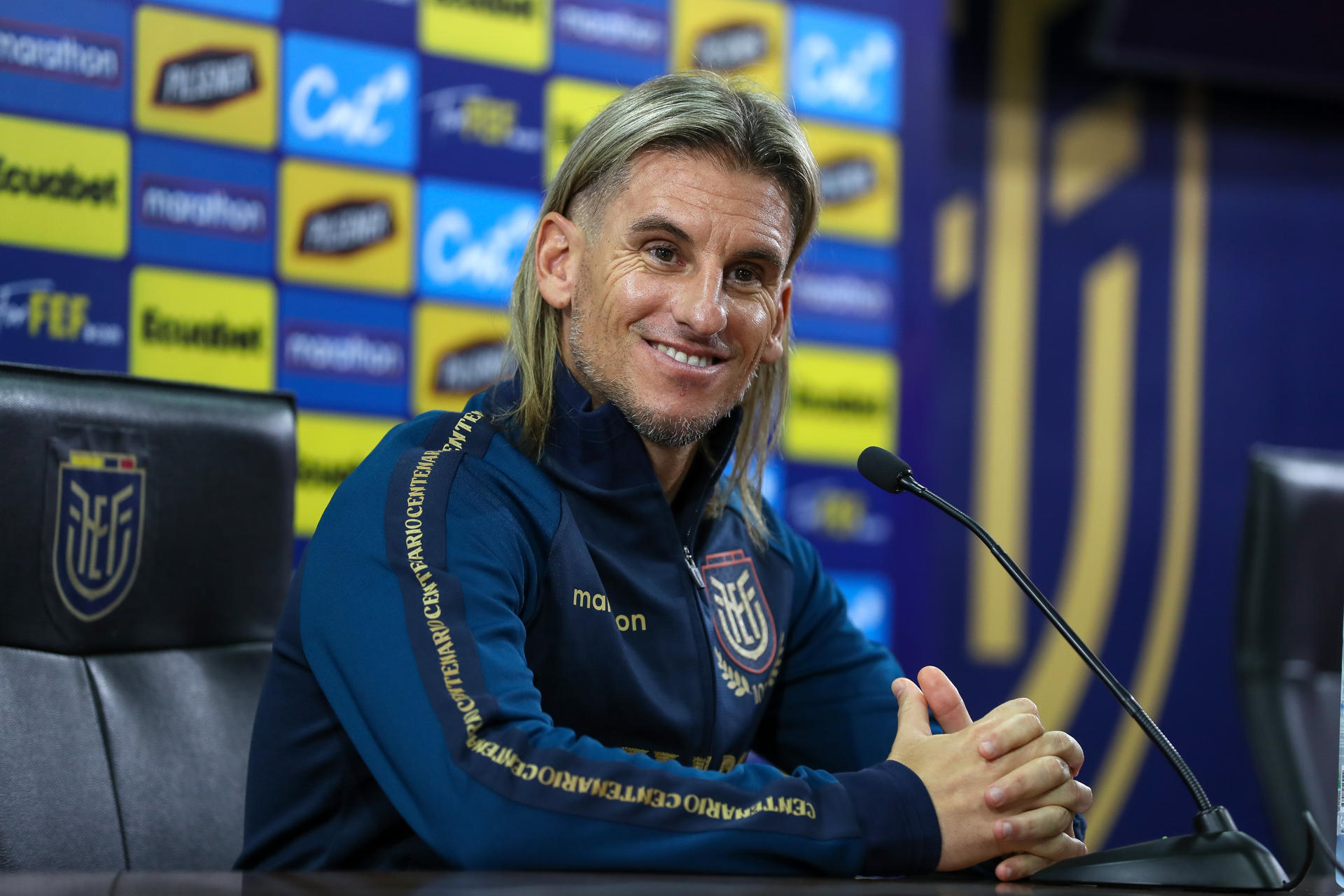 El seleccionador del equipo de fútbol de Ecuador Sebastián Beccacece posa durante una rueda de prensa en Guayaquil (Ecuador). EFE/José Jácome
